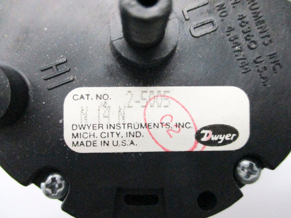 DWYER 2-5005 0-5"W.C. UNMP