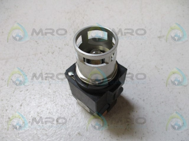 SENASYS PTH3211 PUSHBUTTON SWITCH *NEW NO BOX*