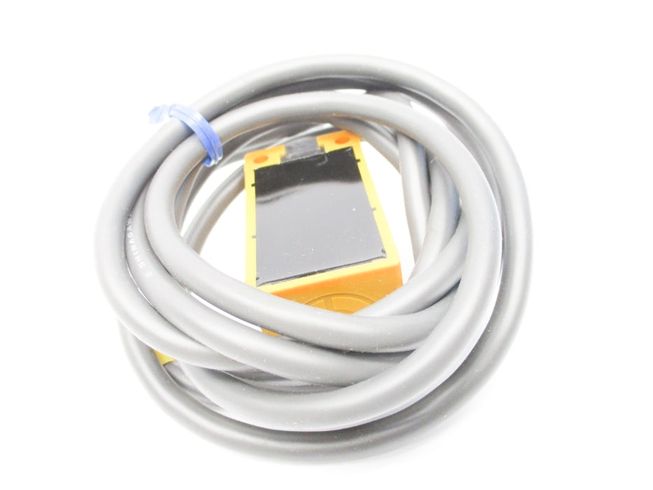 OMRON TL-N10MY1 NSMP