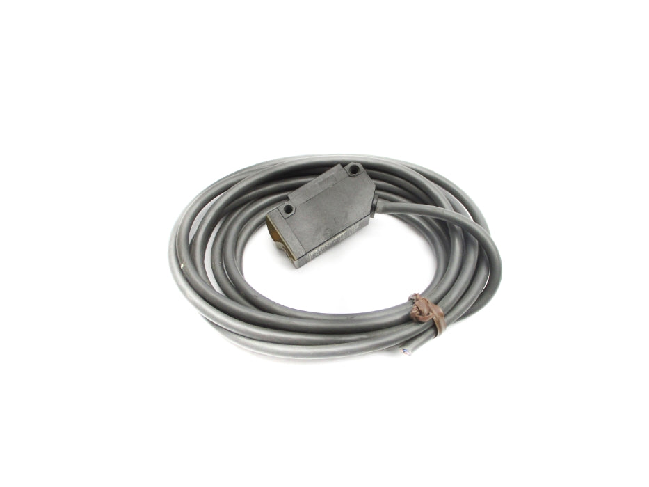 OMRON E3V3-R81 UNMP