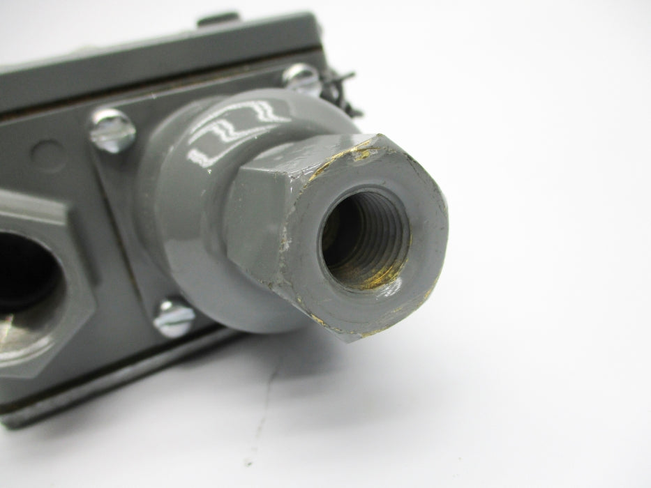 ALLEN BRADLEY 836T-D452J SER. A 5-40PSI UNMP