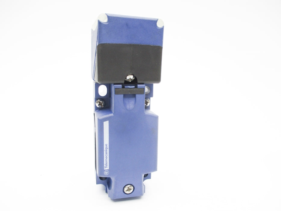 TELEMECANIQUE XS7C4A1MPN12 24-240V NSMP