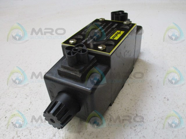 PARKER D3W4CNYW HYDRAULIC SOLENOID VALVE *NEW IN BOX*
