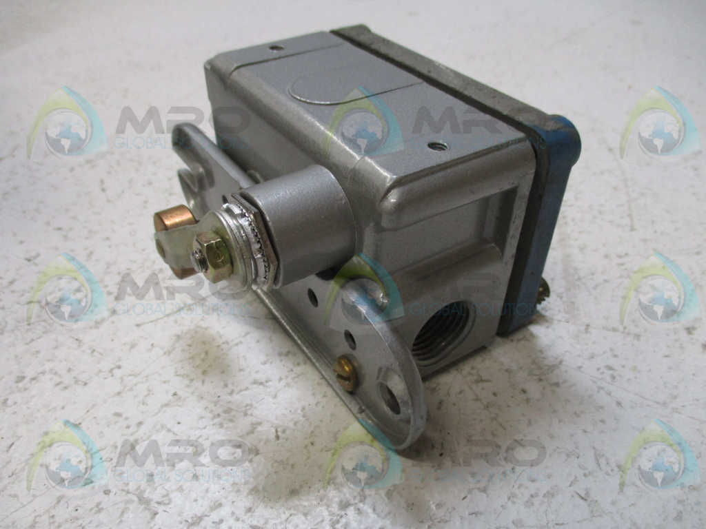 MICROSWITCH EXD-AR EXPLOSION PROOF SWITCH (GREY) *USED*