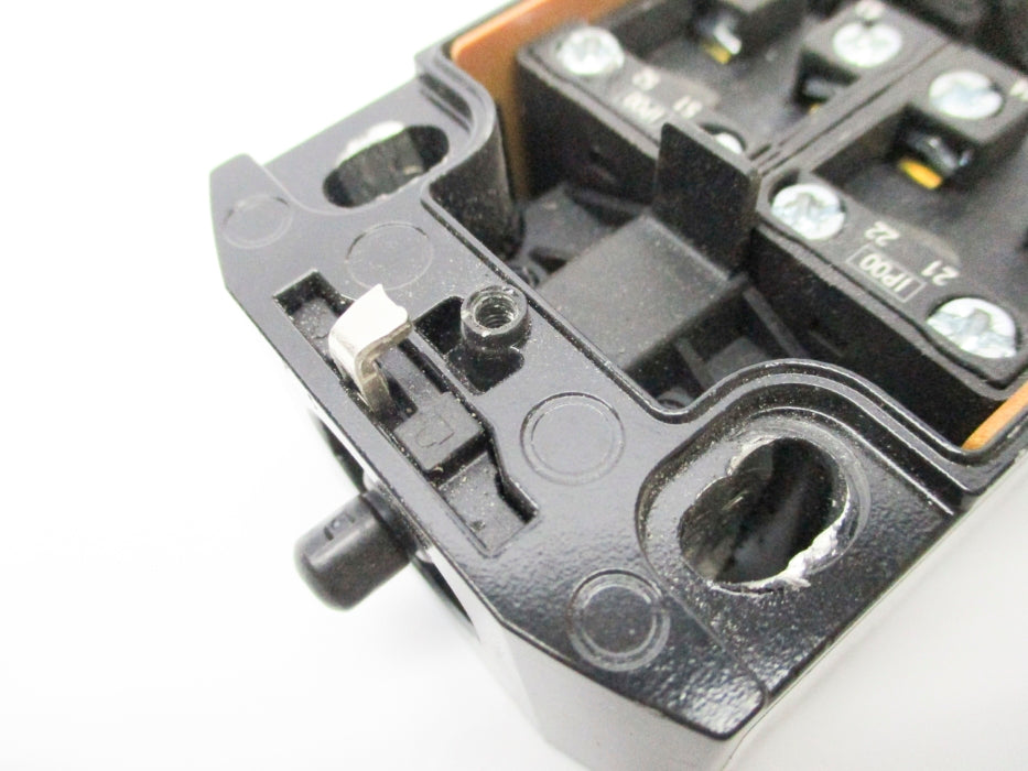 SIEMENS 3SE5162-0BE01 (AS PICTURED) UNMP