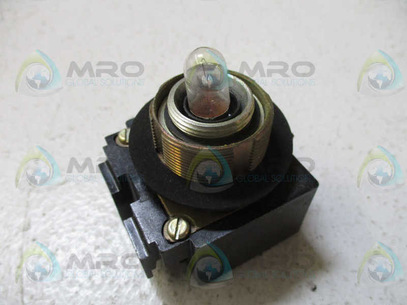 MICROSWITCH PTH3211 PUSHBUTTON *NEW IN BOX*