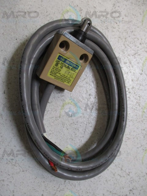 MOUJEN M4-4112-2L ENCLOSED LIMIT SWITCH *NEW IN BOX*
