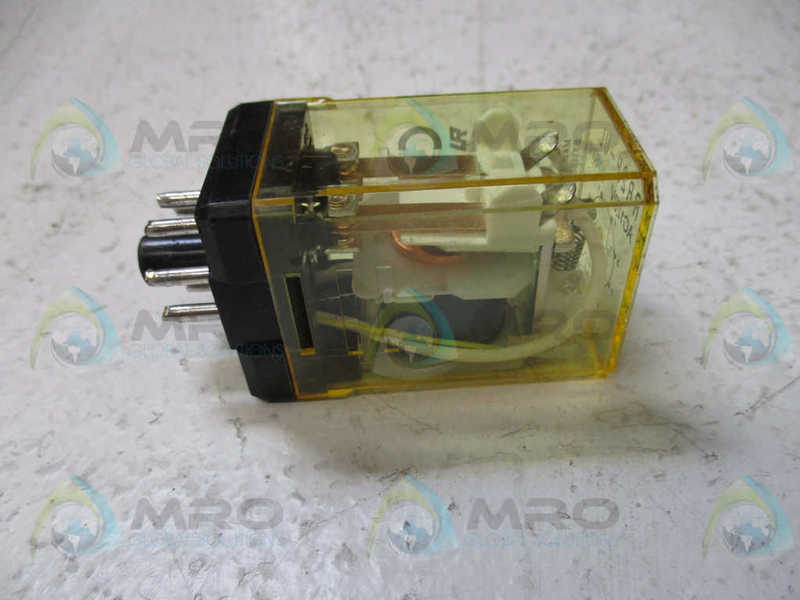 IDEC RR2P-UL RELAY 120VAC *USED*
