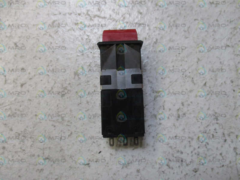 MICRO SWITCH 4A11BAA91 PUSHBUTTON SWITCH *USED*
