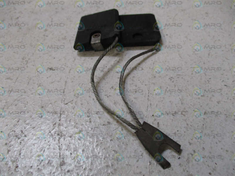 RELIANCE ELECTRIC RE41PR CARBON MOTOR BRUSH *USED*