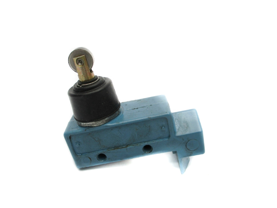 MICRO SWITCH BZE6-2RN80 600VAC 2A (AS PICTURED) UNMP