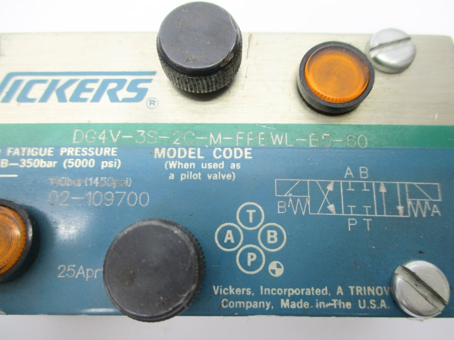 VICKERS DG4V3S2CMFPBWLB560 02-109700 5000PSI (AS PICTURED) 110/120V NSNP
