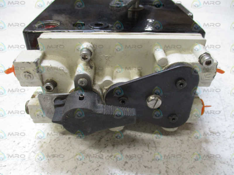 ABB AV1121000 PNEUMATIC POSITIONER * USED *