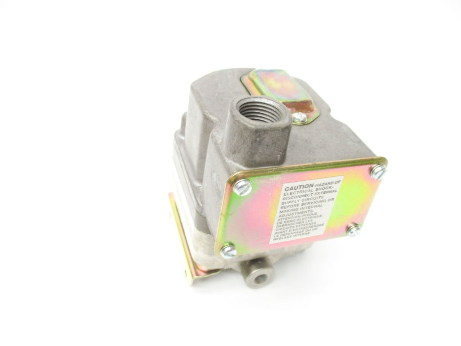 BARKSDALE D2T-A80SS 480VAC 3A .5-80PSI NSMP