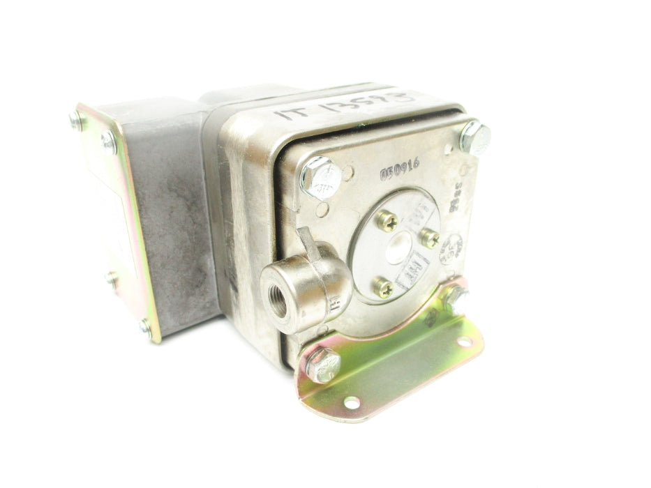 BARKSDALE D2T-A80SS 480VAC 3A .5-80PSI NSMP