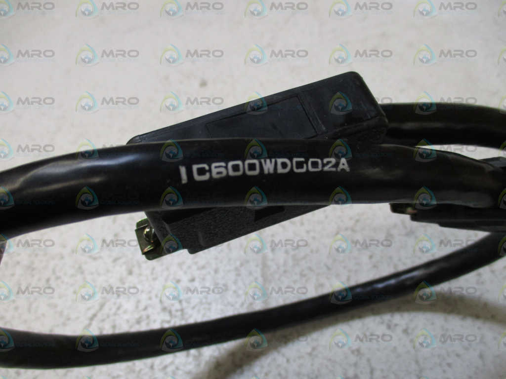GE FANUC IC600WD002A EXPANSION RACK I/O CABLE *NEW NO BOX*