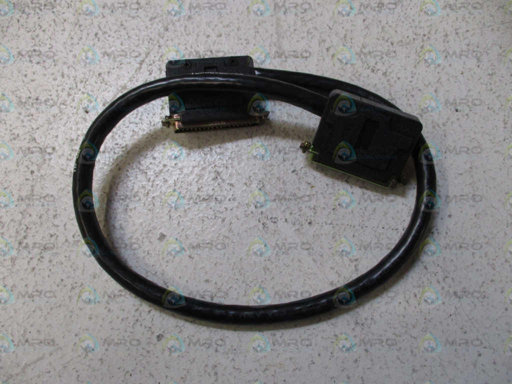 GE FANUC IC600WD002A EXPANSION RACK I/O CABLE *NEW NO BOX*