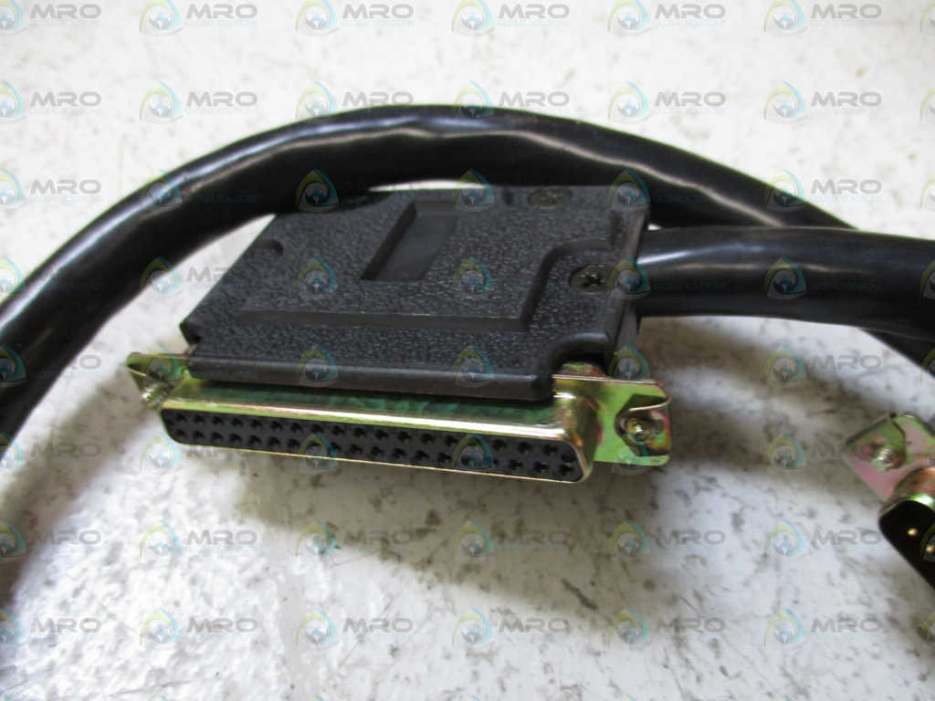 GE FANUC IC600WD002A EXPANSION RACK I/O CABLE *NEW NO BOX*