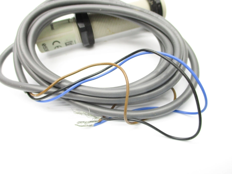 OMRON E3F2-R2Z2 24-240VAC NSNP