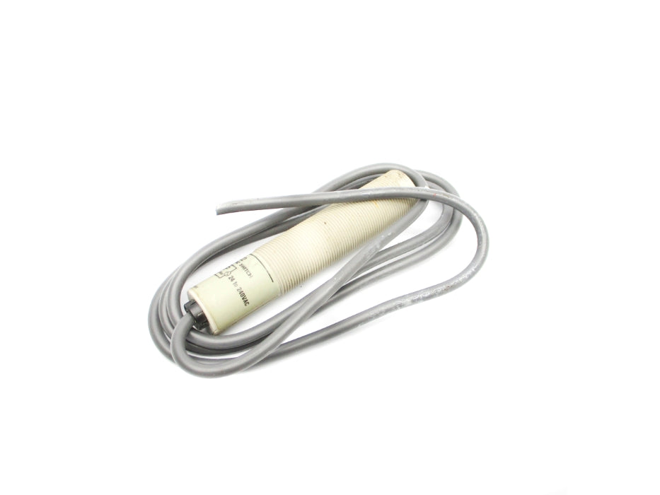 OMRON E3F2-R2Z2 24-240VAC UNMP