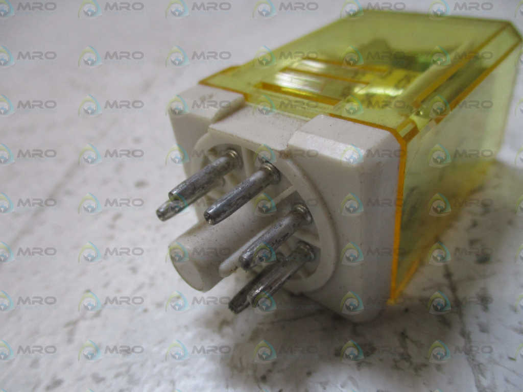 IDEC RR2P-U RELAY 24VDC *USED*