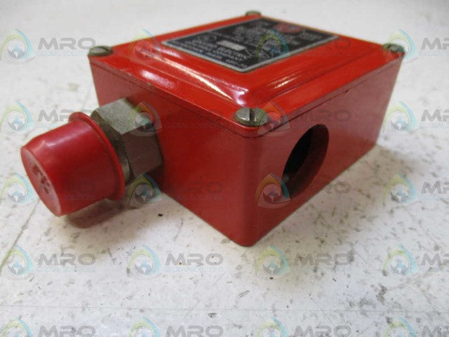 UNITED ELECTRIC J7X-5355 SPRINKLER ALARM SWITCH *NEW IN BOX*