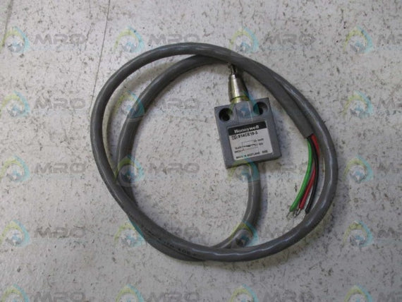 HONEYWELL 914CE19-3 LIMIT SWITCH *NEW NO BOX*