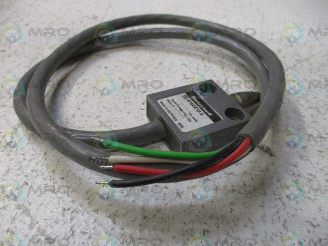 HONEYWELL 914CE19-3 LIMIT SWITCH *NEW NO BOX*