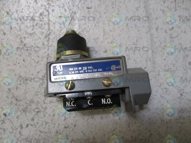 MICROSWITCH DTV6-2RN ENCLOSED LIMIT SWITCH (GREY BODY)(AS PICTURED) *NEW IN BOX*