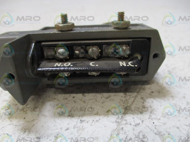 MICROSWITCH DTV6-2RN ENCLOSED LIMIT SWITCH (GREY BODY)(AS PICTURED) *NEW IN BOX*