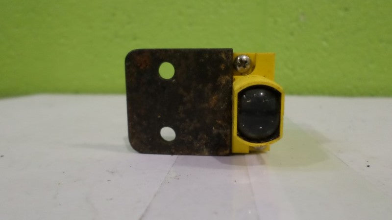 BANNER ENGINEERING SM312CVQD PHOTOELECTRIC SENSOR *USED*