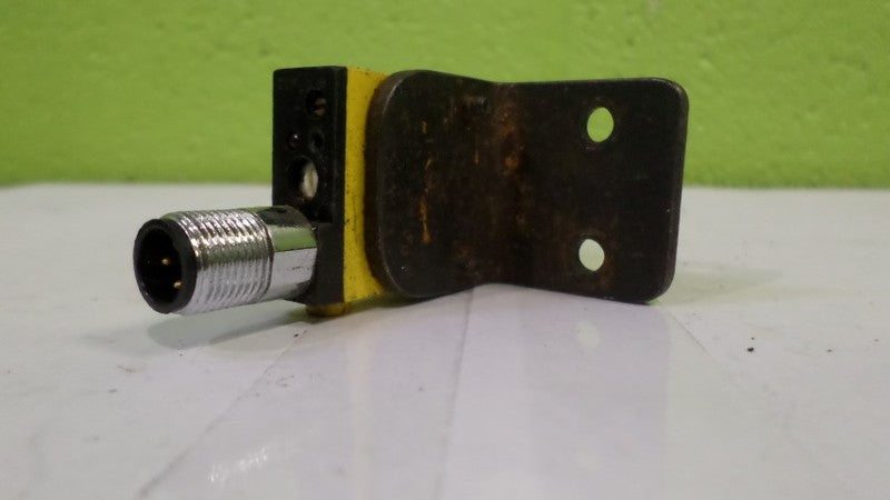 BANNER ENGINEERING SM312CVQD PHOTOELECTRIC SENSOR *USED*