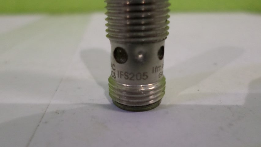 IFM EFECTOR IFS205 INDUCTIVE PROXIMITY SENSOR *USED*