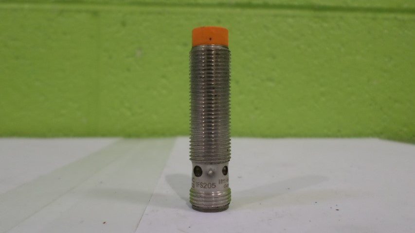 IFM EFECTOR IFS205 INDUCTIVE PROXIMITY SENSOR *USED*