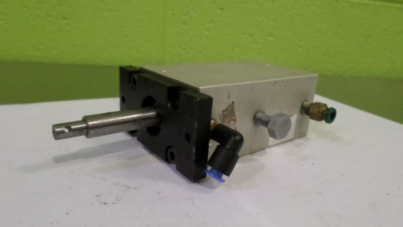 INDUSTRIAL MRO QG96-613-A CYLINDER (AS PICTURED) *USED*