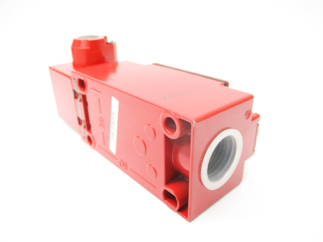 TELEMECANIQUE XCSB703 240V 3A NSMP