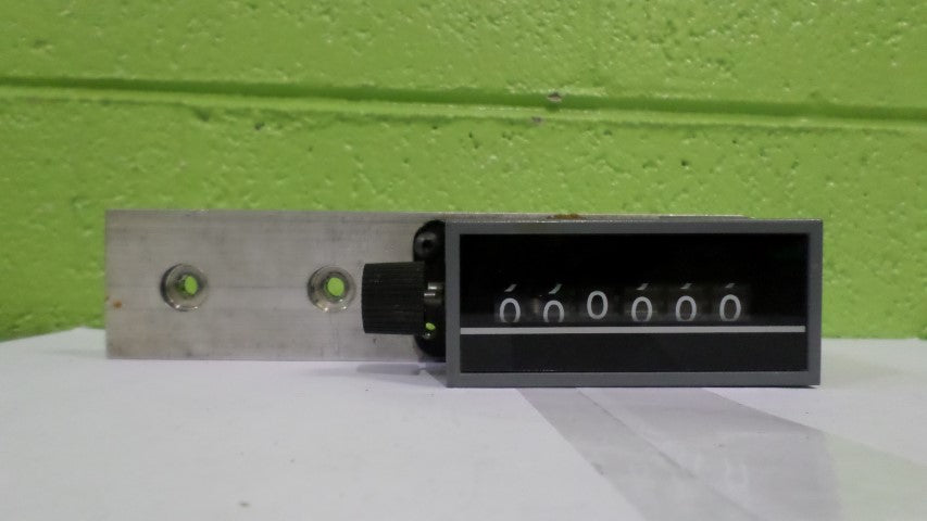 DAYTON 6X596C MECHANICAL COUNTER *USED*