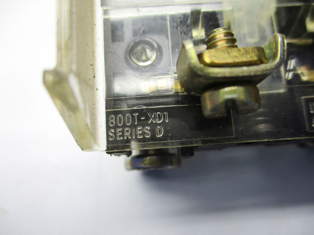 ALLEN BRADLEY 800T-XD1 SER. D 600VAC NSNP
