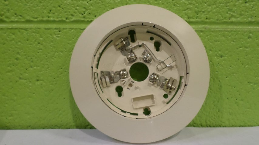 SYSTEM SENSORS B401B DETECTOR BASE *NEW IN BOX*