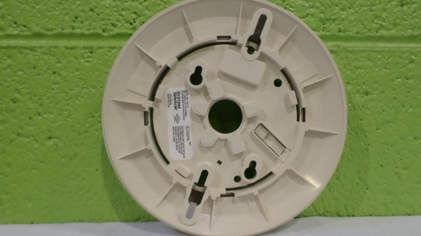 SYSTEM SENSORS B401B DETECTOR BASE *NEW IN BOX*