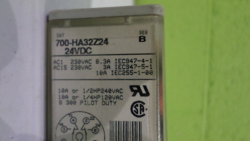 ALLEN BRADLEY 700-HA32Z24 SER. B RELAY 24VDC *USED*