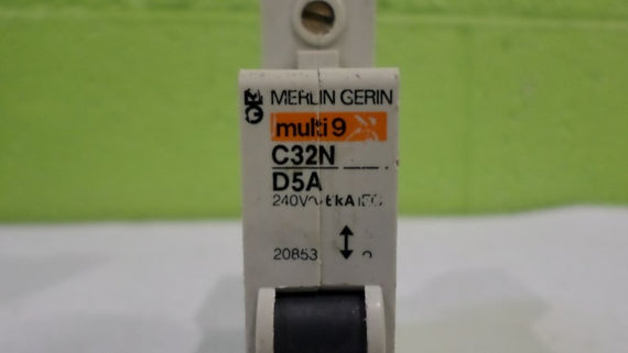 MERLIN GERIN 20853 CIRCUIT BREAKER 5A * USED *