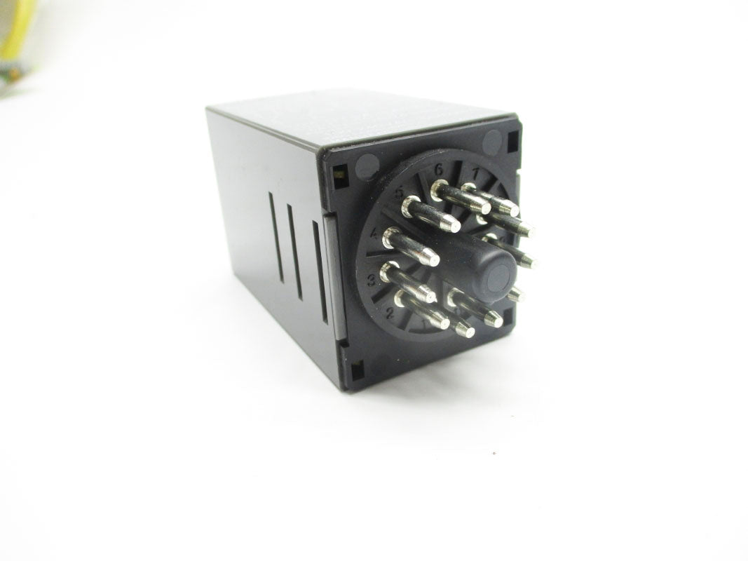 IDEC GT3A-4AF20 100-240VAC 5A 0-1S NSMP