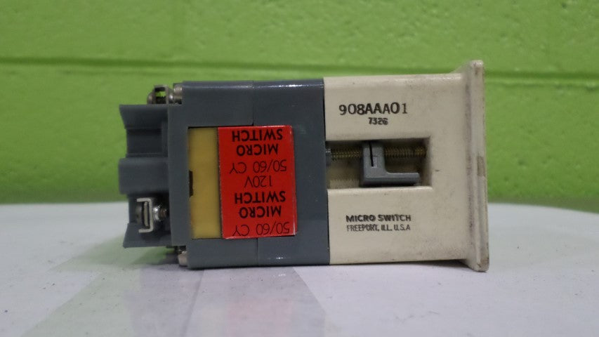 MICROSWITCH 908AAA01 INDICATOR SWITCH 120V *USED*