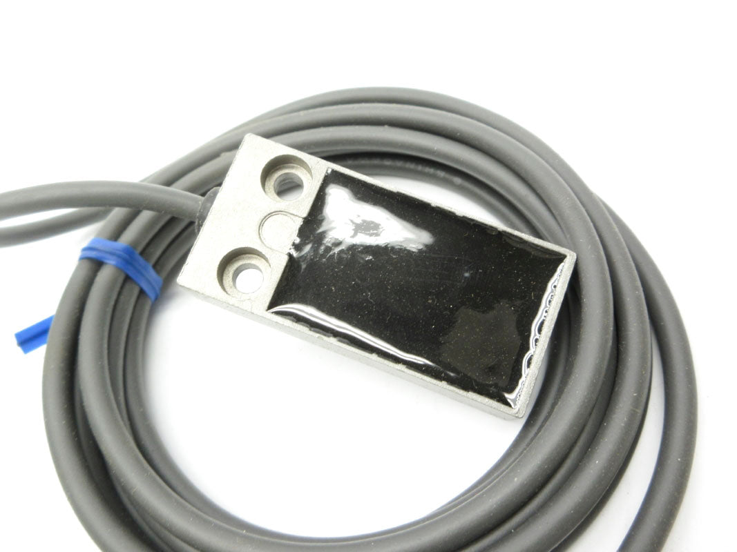 OMRON TL-W5E1 12-24VDC NSNP