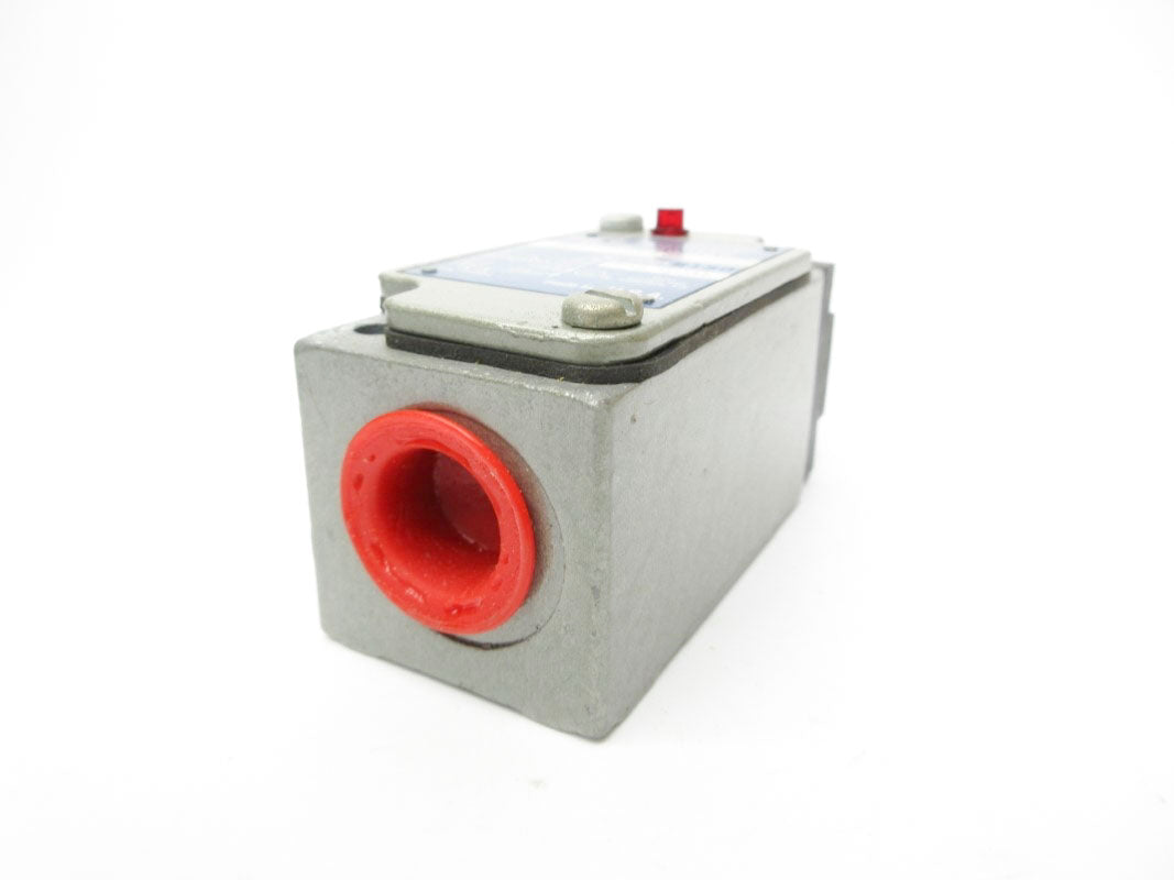 TELEMECANIQUE ST18165 NSNP