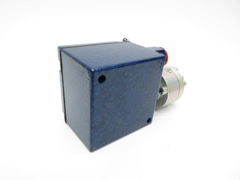 NEO-DYN 100P12C3 125/250VAC 15A 5000PSI NSNP