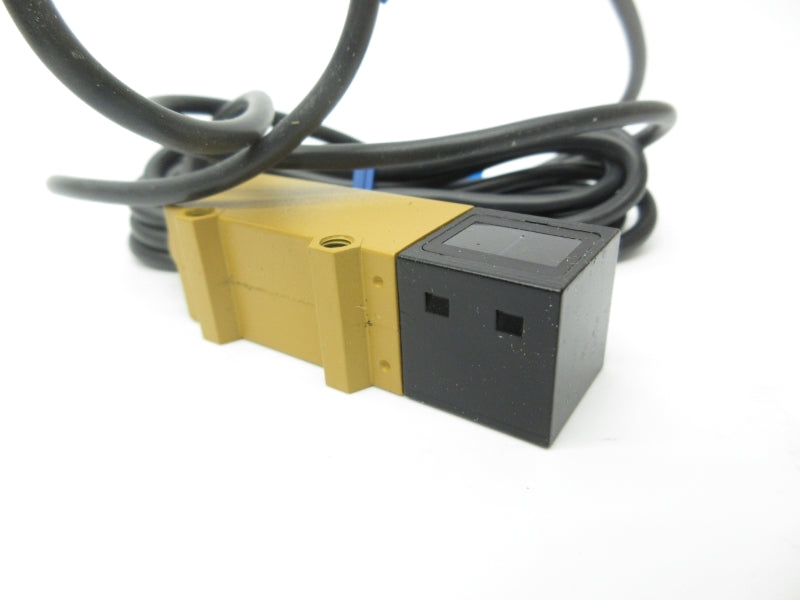 OMRON E3S-RS30E42-30 12-24VDC 2M NSMP