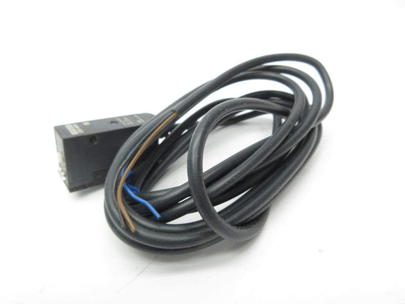 OMRON E3S-AR81 10-30VDC NSMP