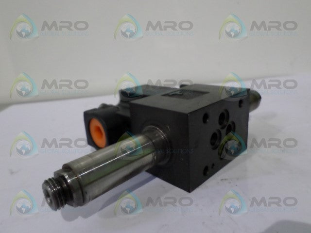 YUKEN DSG-01-2D2-A100-70 DIRECTIONAL VALVE (MISSING COILS) *NEW NO BOX*